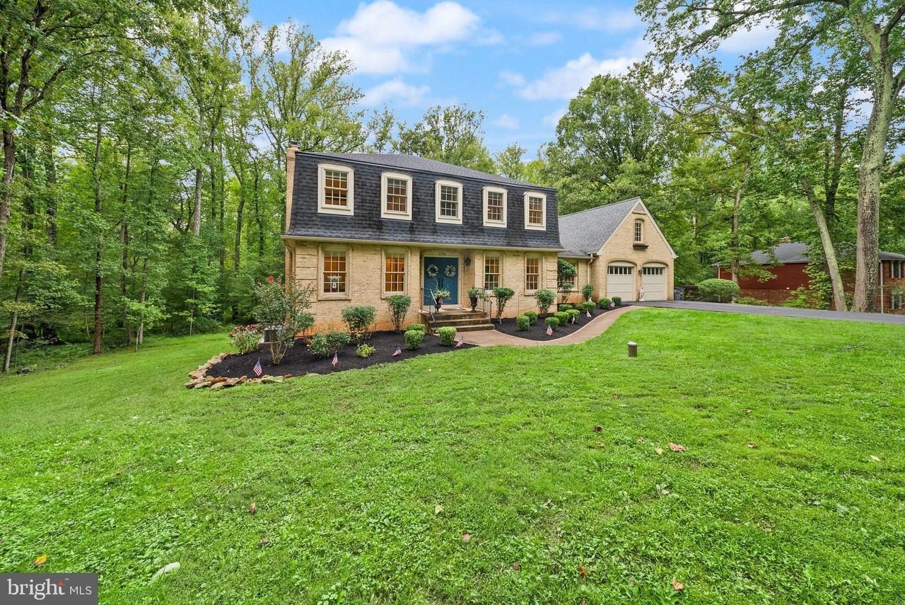 1716 Besley Rd - Photo 3 of 48