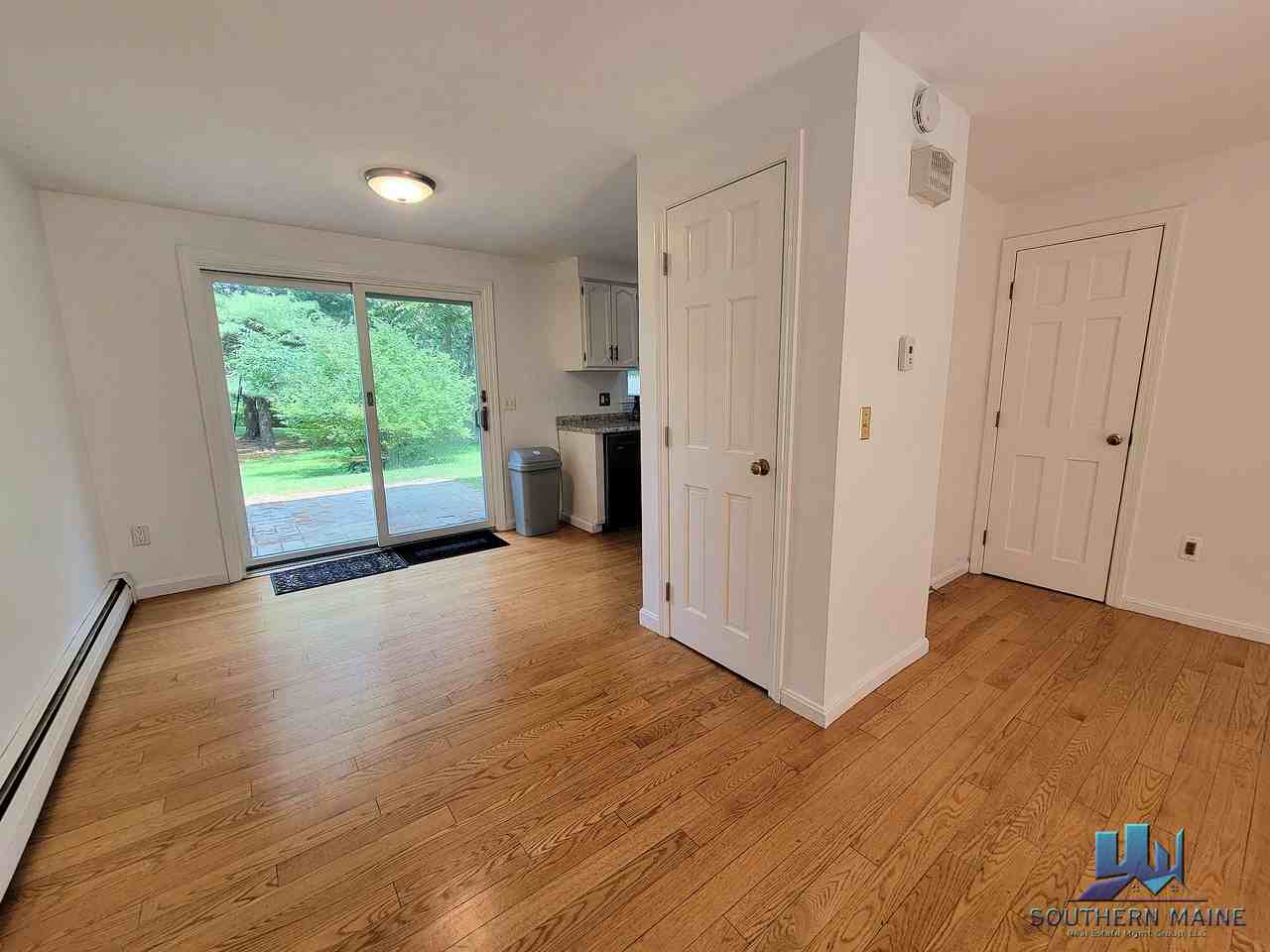 21 Jamestown Ct #1 - Photo 4 of 20
