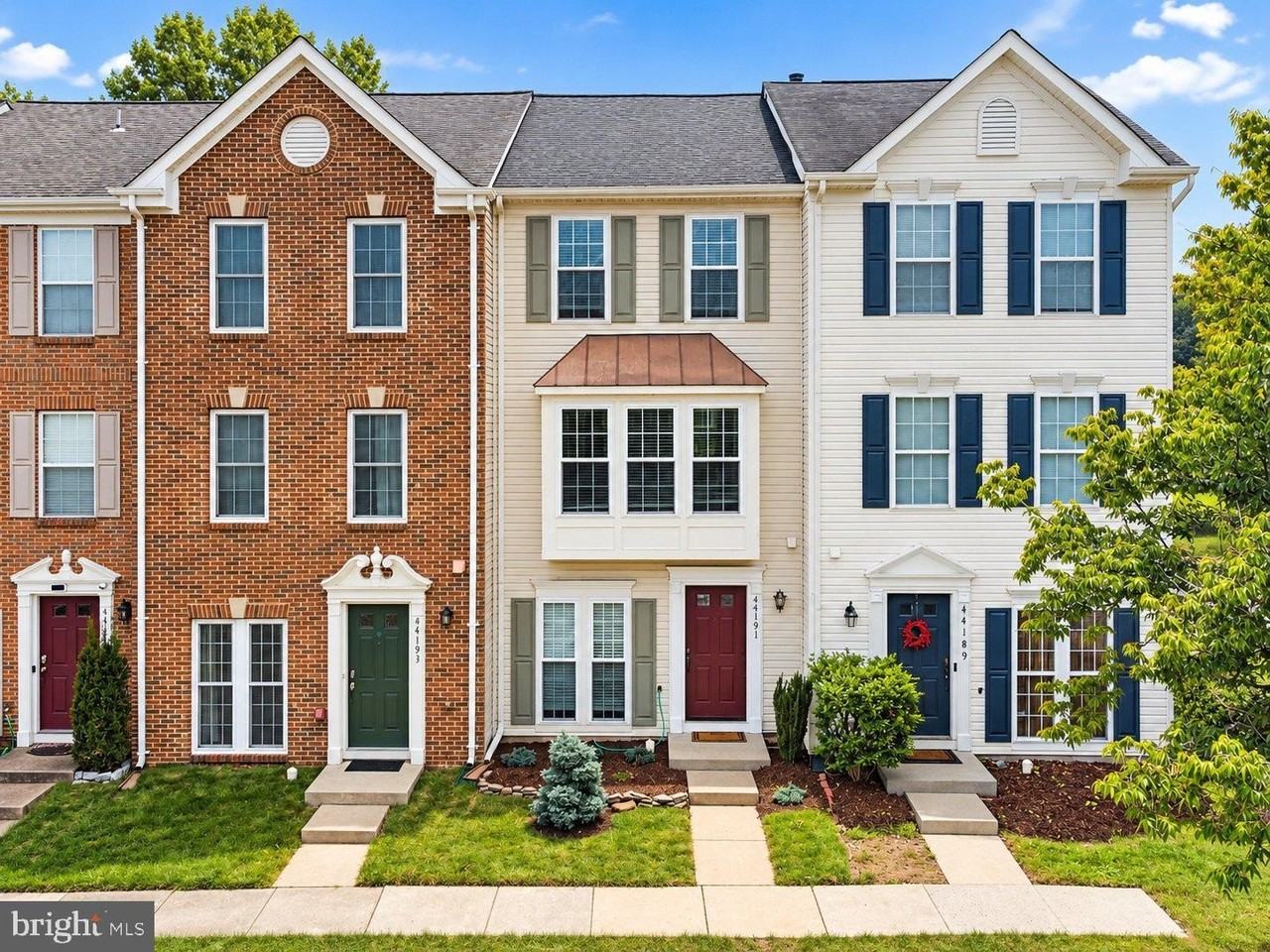 44191 Litchfield Ter - Photo 4 of 30