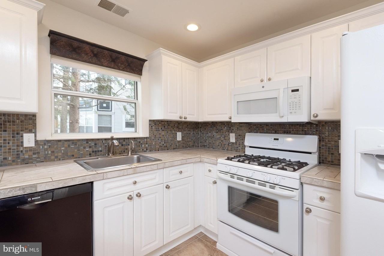 20575 Snowshoe Sq #202 - Photo 3 of 17