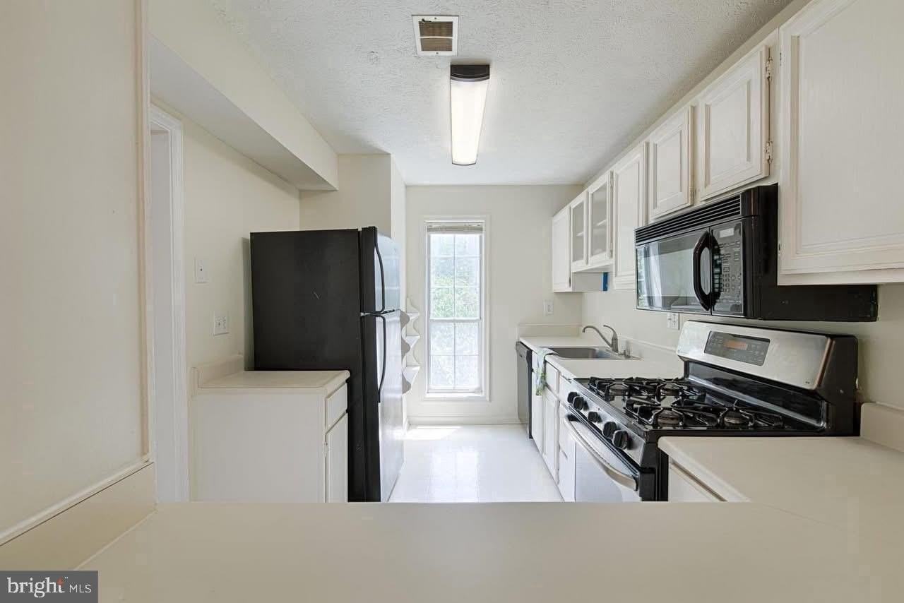 12110 Cardamom Dr #12110 - Photo 6 of 11