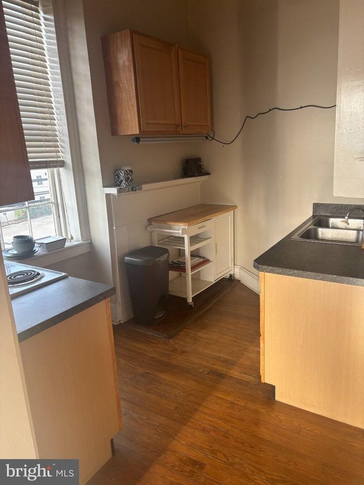 4 W Cork St #4 - Photo 4 of 7