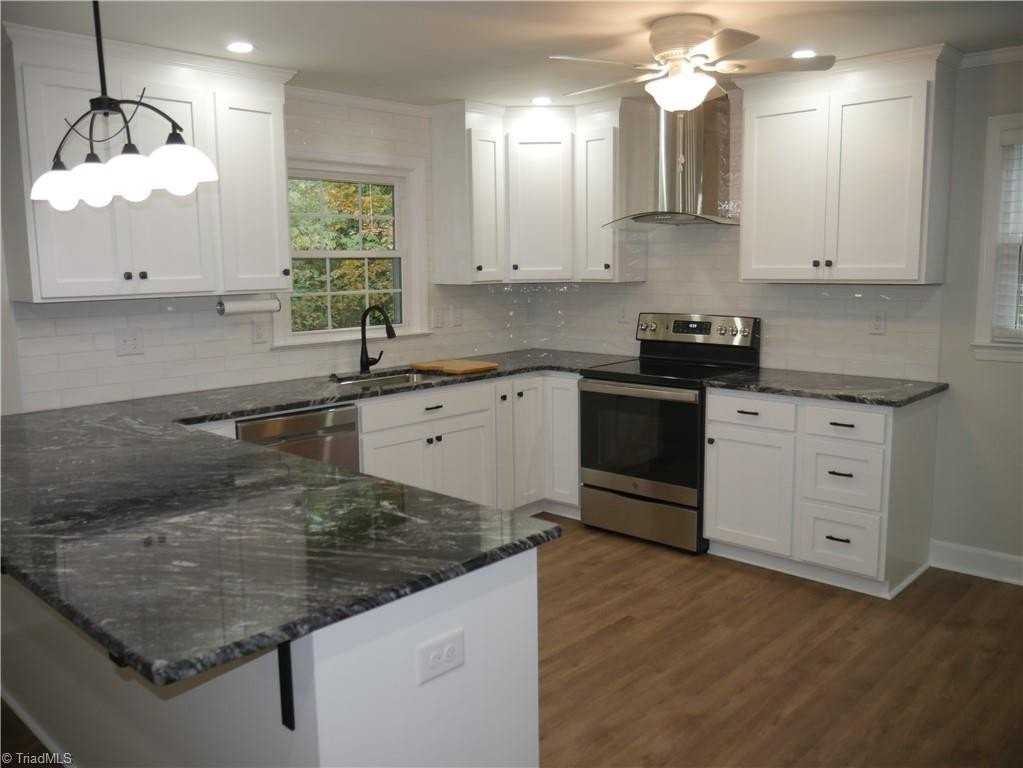2443 Greenwich Rd - Photo 2 of 12
