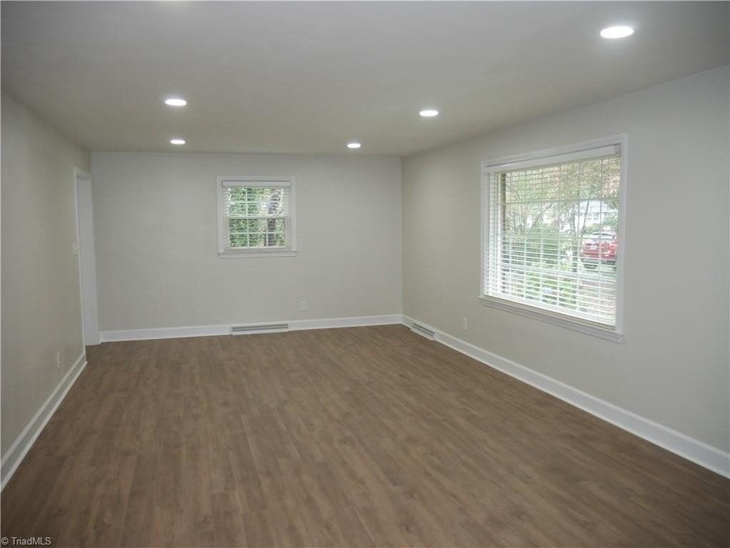 2443 Greenwich Rd - Photo 4 of 12