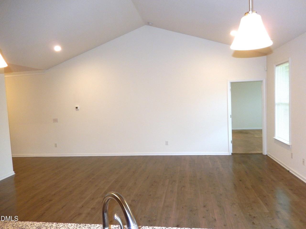 270 Oak Park Blvd - Photo 3 of 26