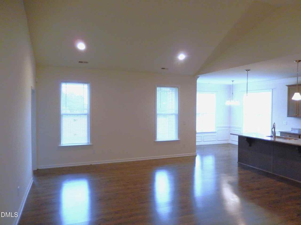 270 Oak Park Blvd - Photo 5 of 26