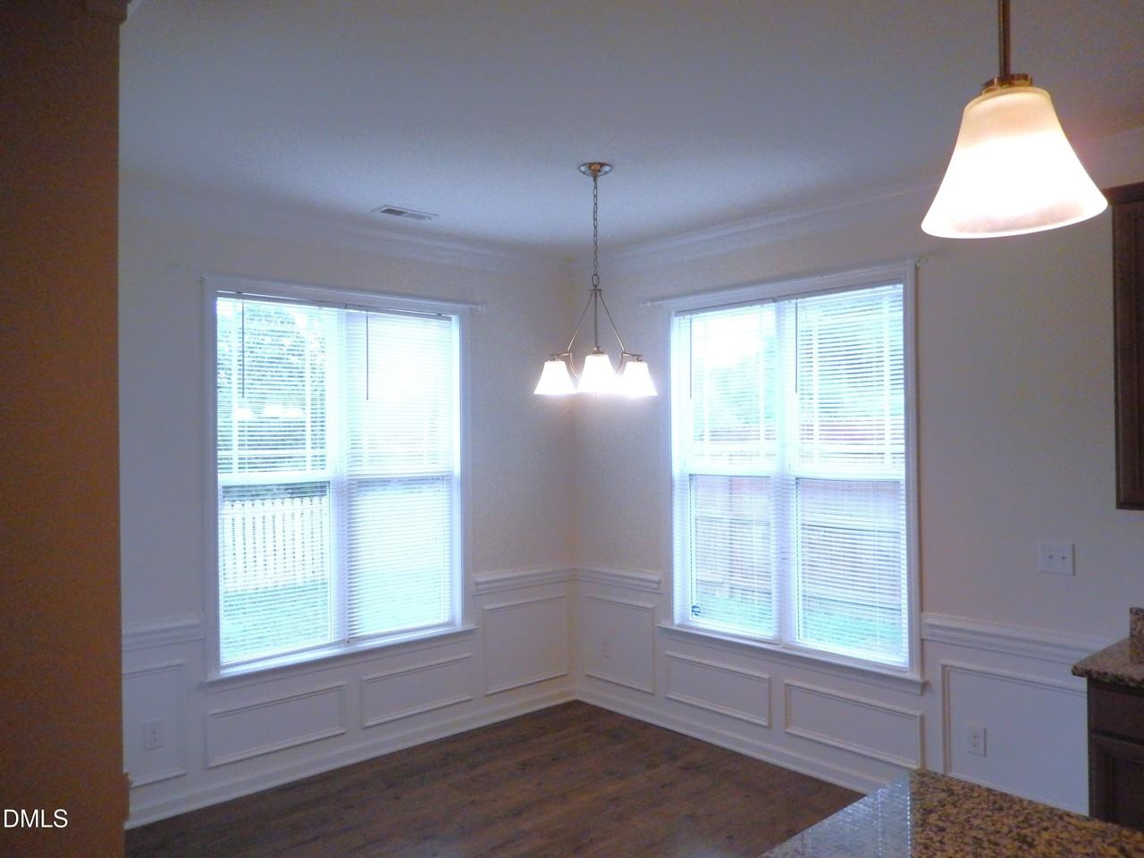 270 Oak Park Blvd - Photo 6 of 26