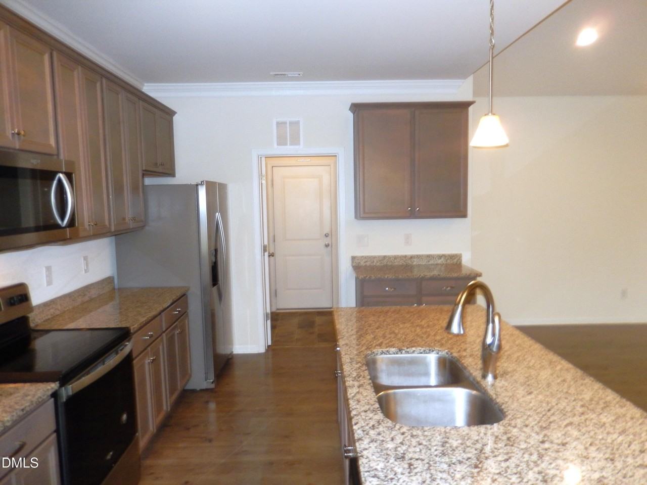 270 Oak Park Blvd - Photo 7 of 26