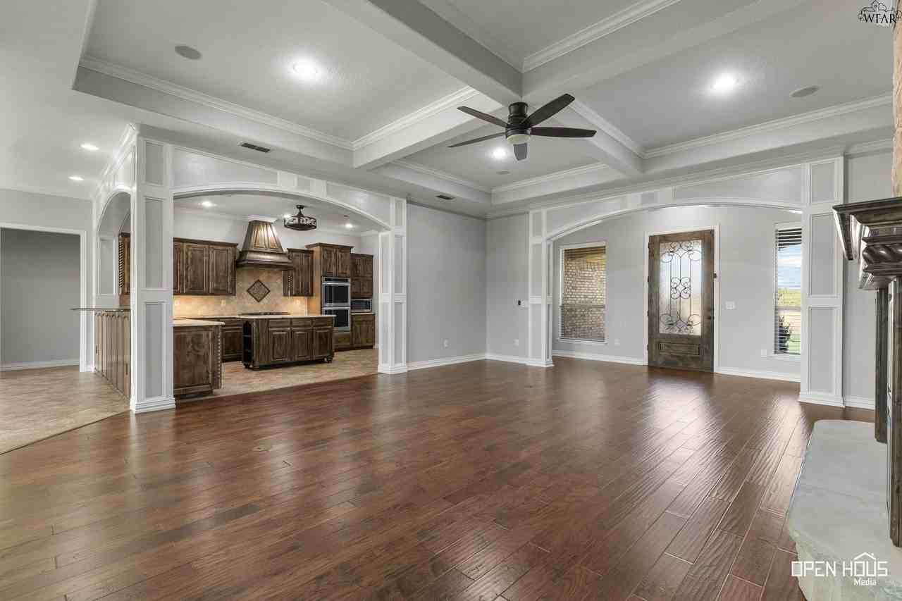 1743 Rockridge Dr - Photo 6 of 34