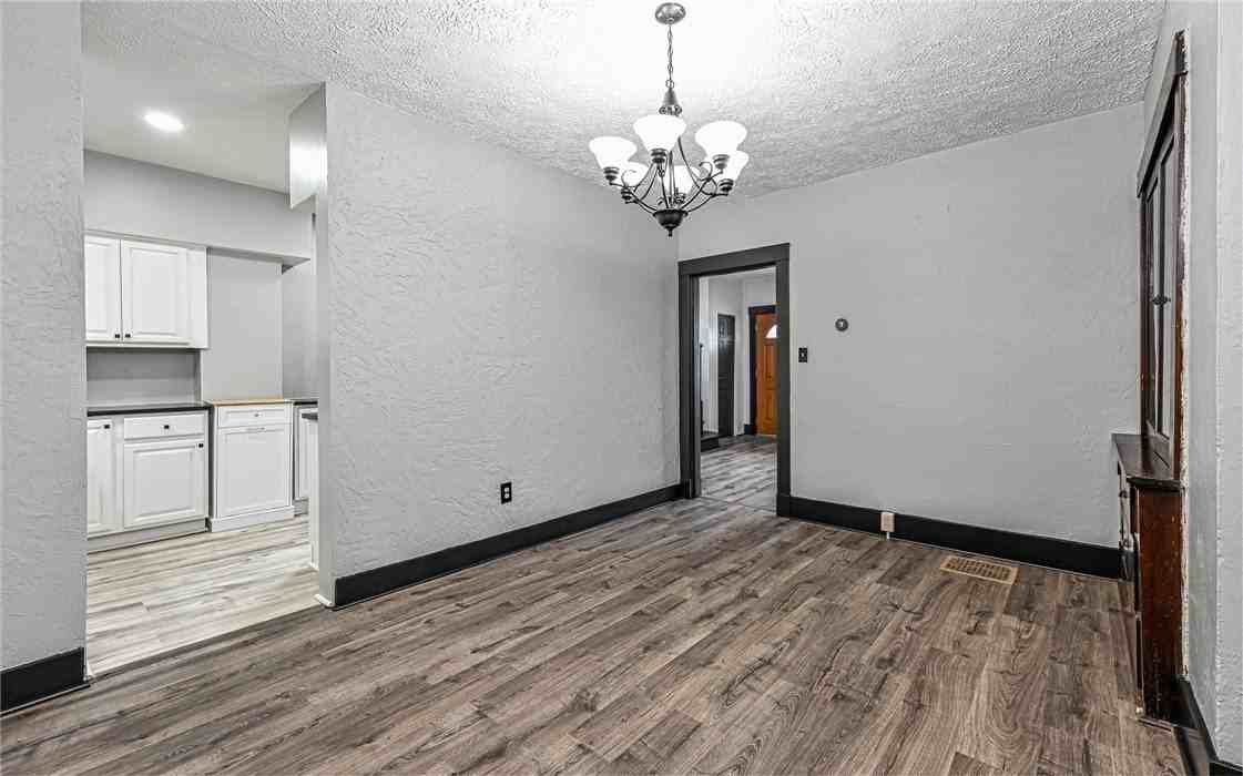 1326 Walters Ave - Photo 7 of 25