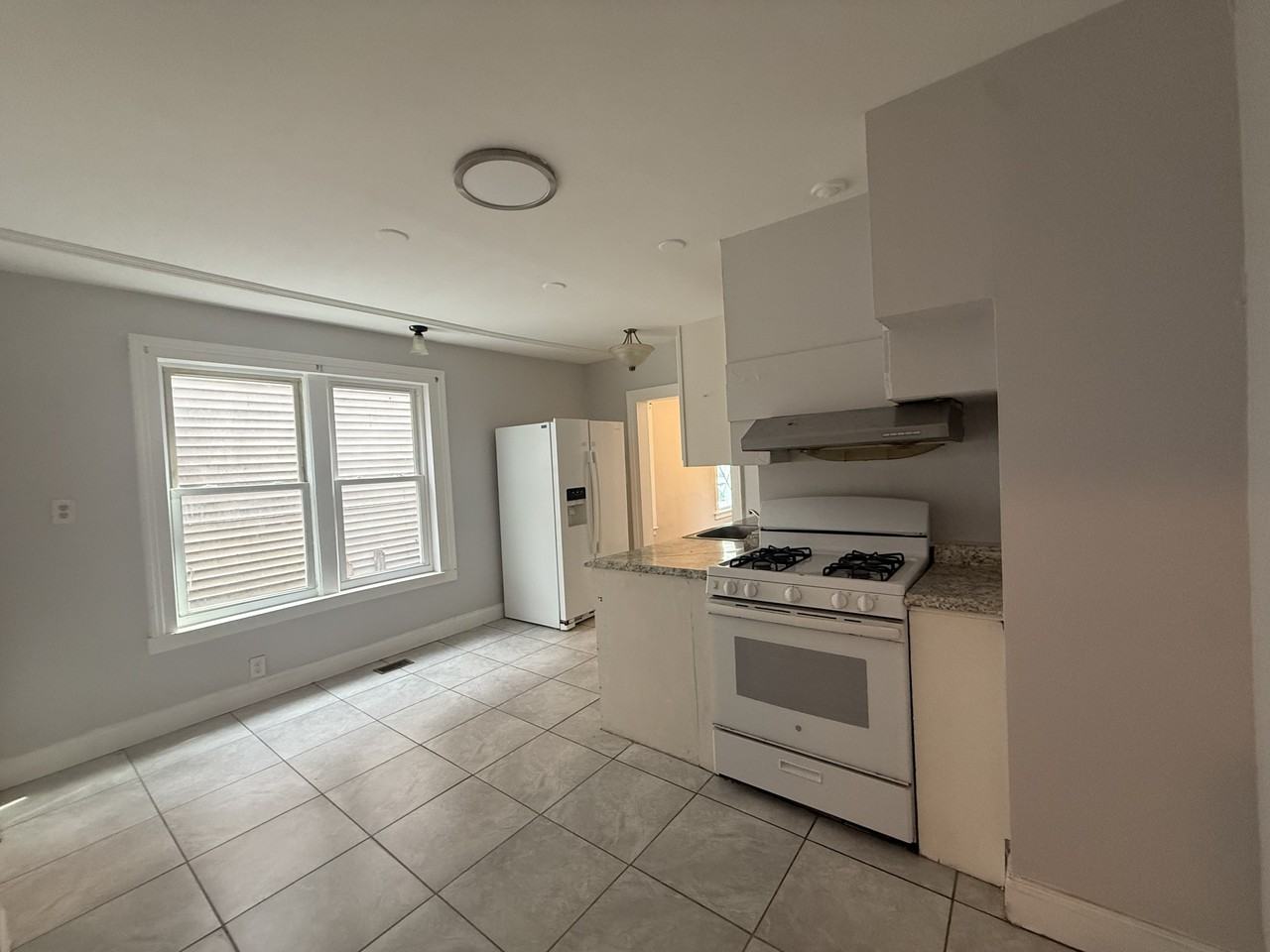 509 Yates St #1 - Photo 2 of 9