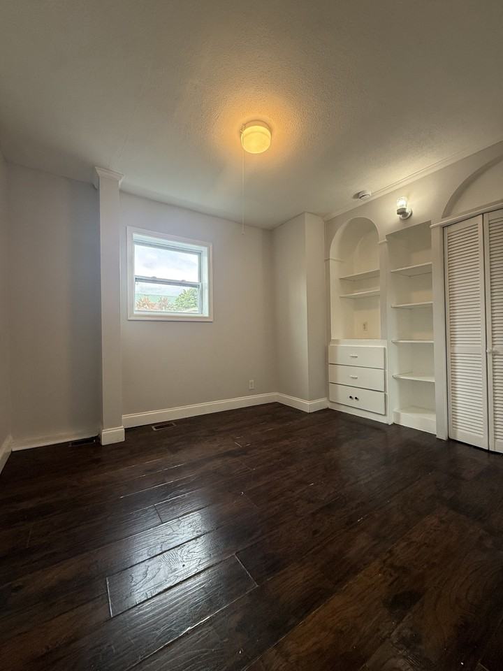 509 Yates St #1 - Photo 6 of 9