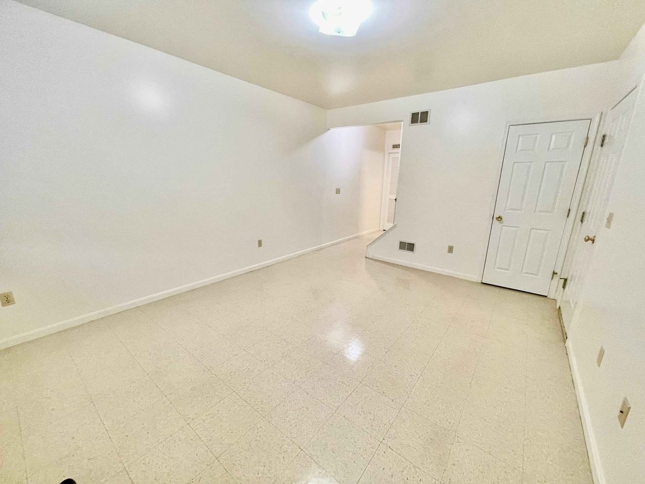 216 Lester Court - Photo 5 of 29