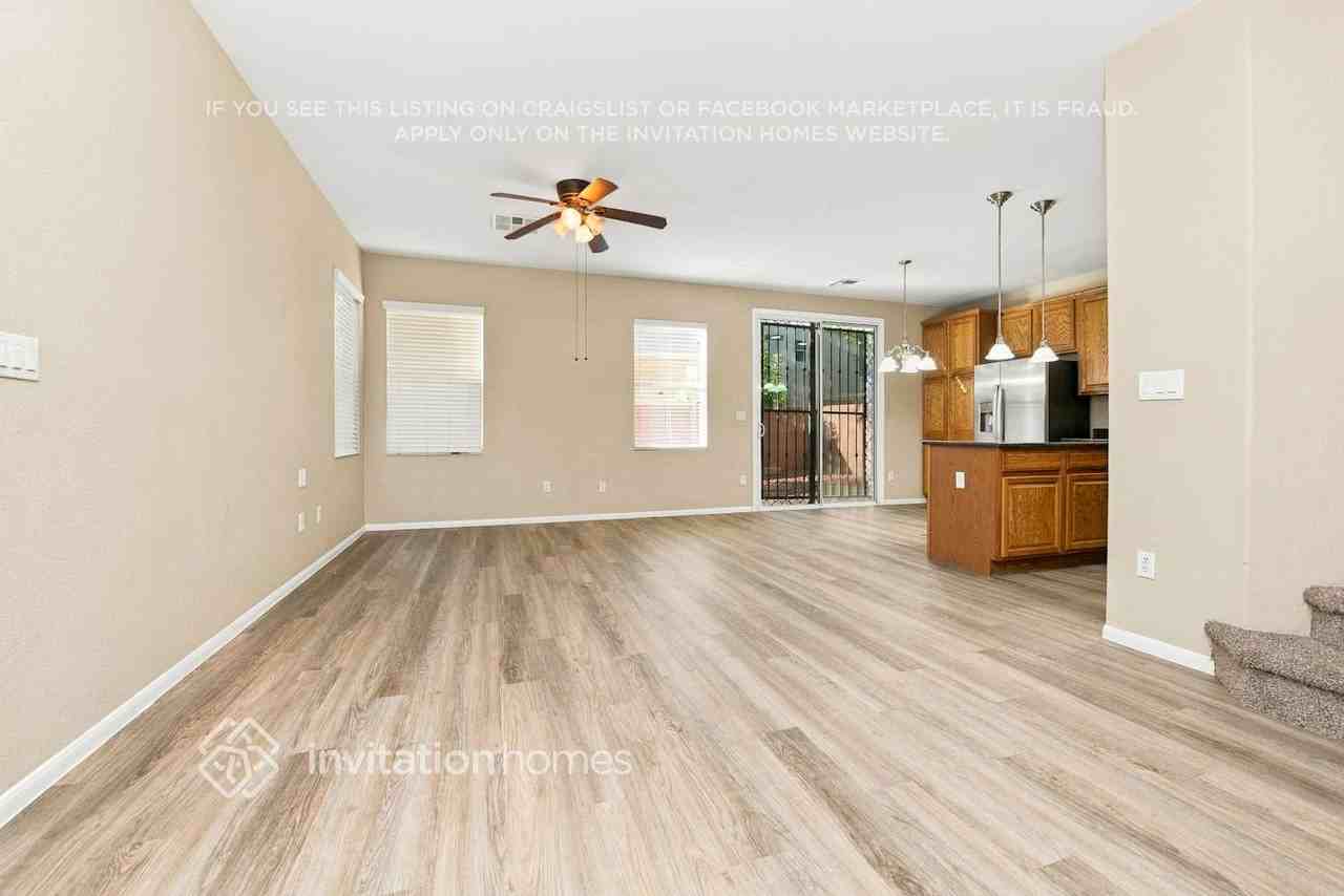 10527 Laurelwood Lake Ave - Photo 4 of 18