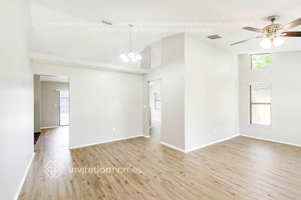 916 Axlewood Cir - Photo 4 of 29