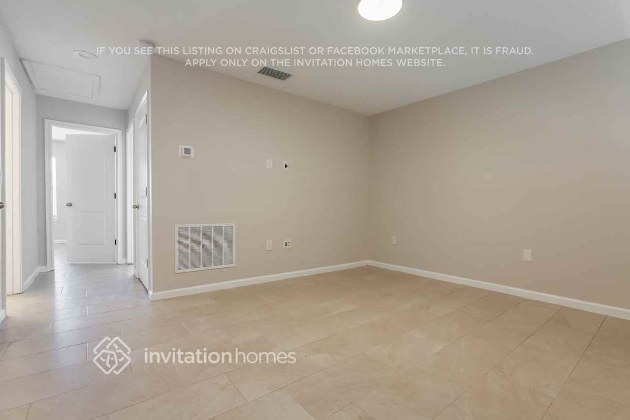 11914 Meadowgate Pl - Photo 2 of 16