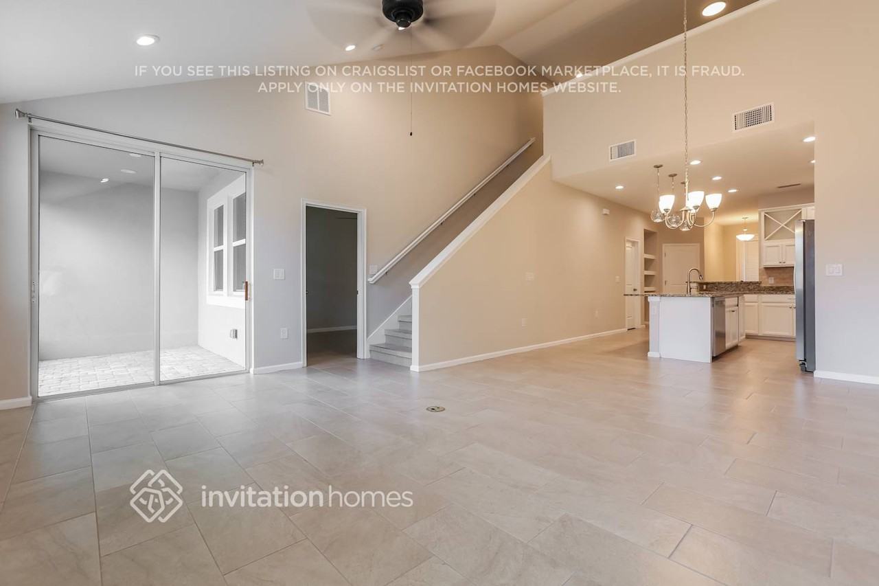 11914 Meadowgate Pl - Photo 3 of 16