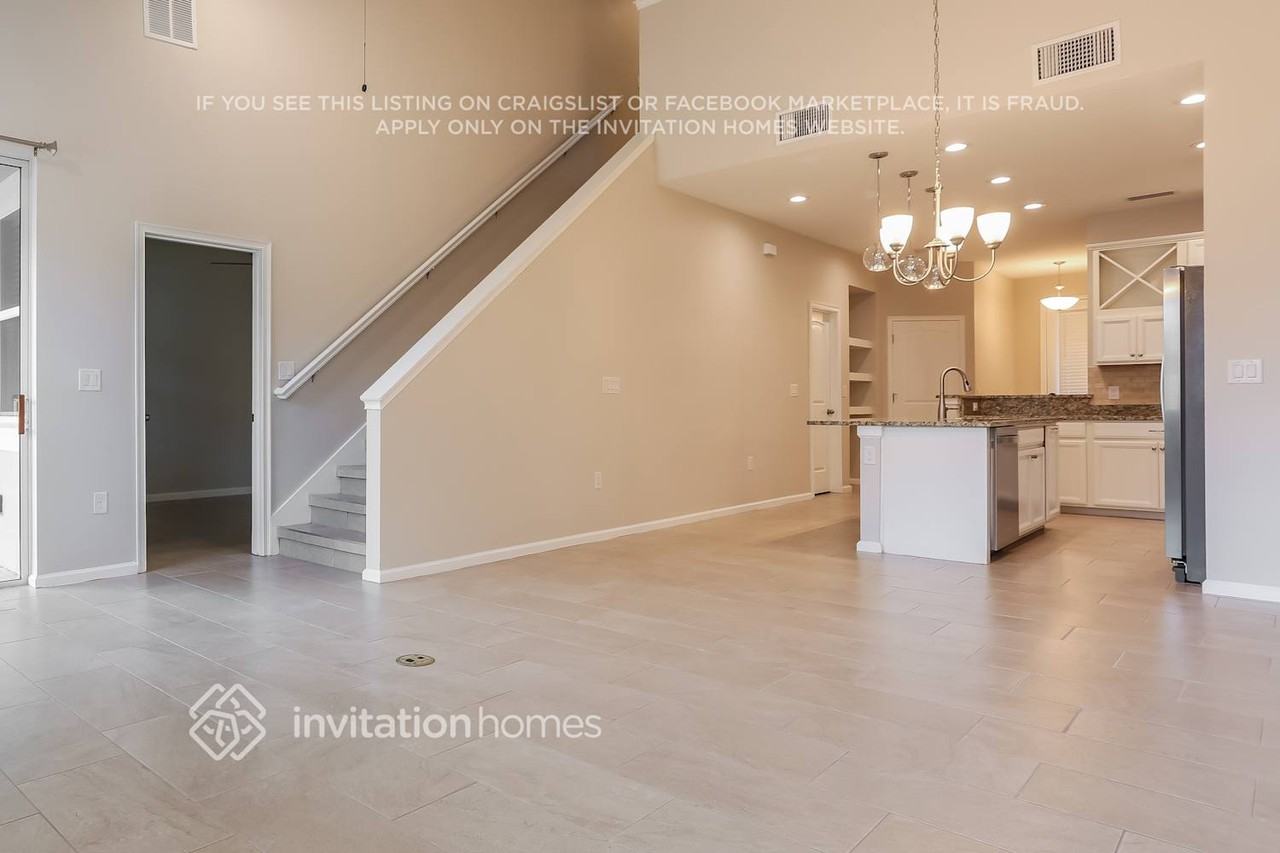 11914 Meadowgate Pl - Photo 4 of 16