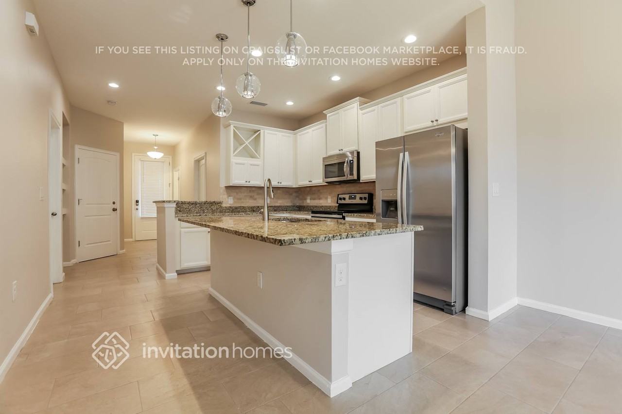 11914 Meadowgate Pl - Photo 5 of 16