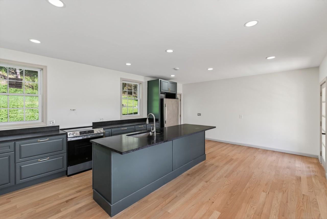 87 Cobbossee Ave #1 - Photo 6 of 48