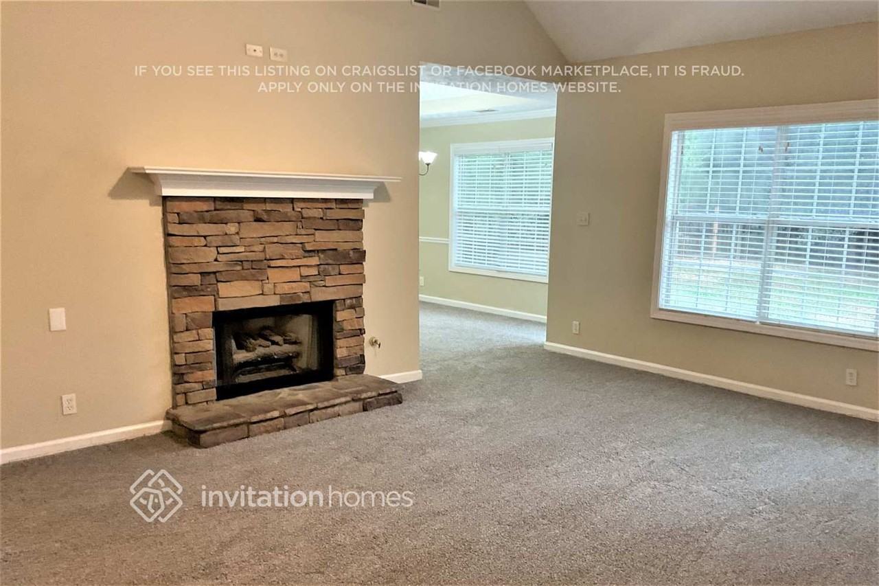 1065 Grayson Oaks Dr - Photo 2 of 15