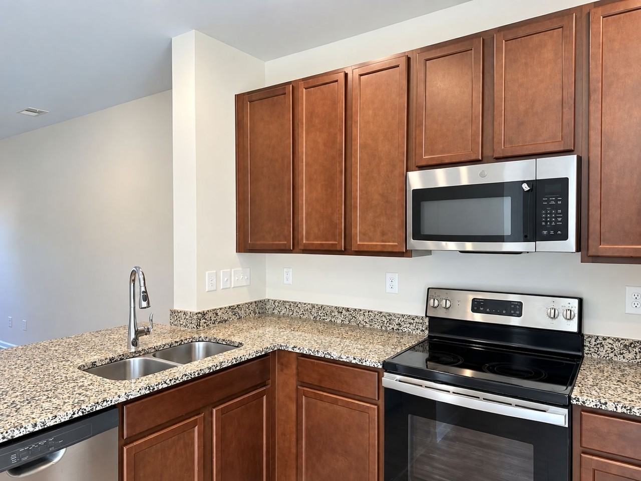 7431 Sienna Heights Pl #1 - Photo 7 of 20