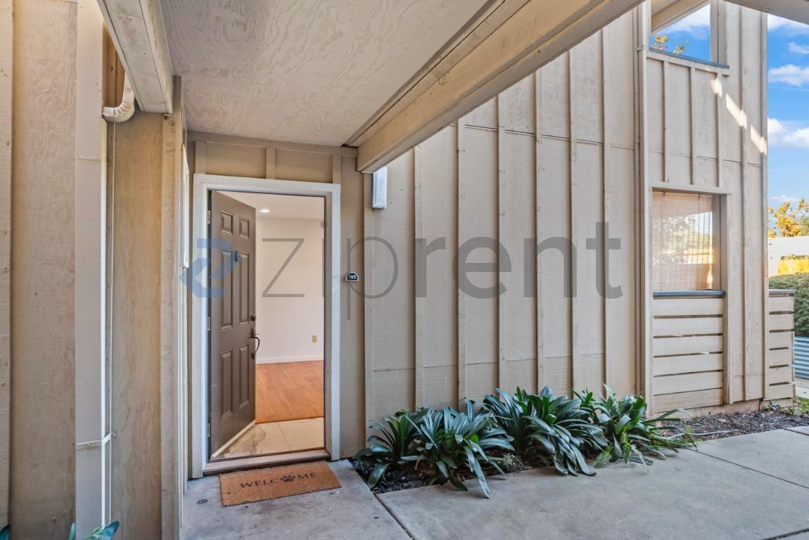 122 Monte Verano Ct - Photo 4 of 27