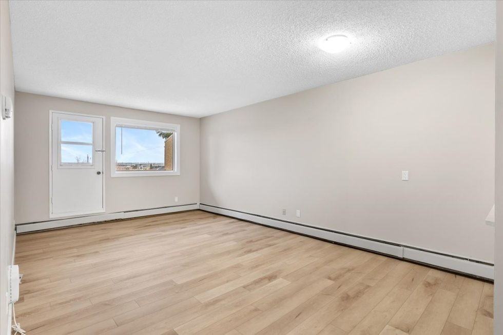 7212 81 Avenue Northwest - Photo 2 of 9