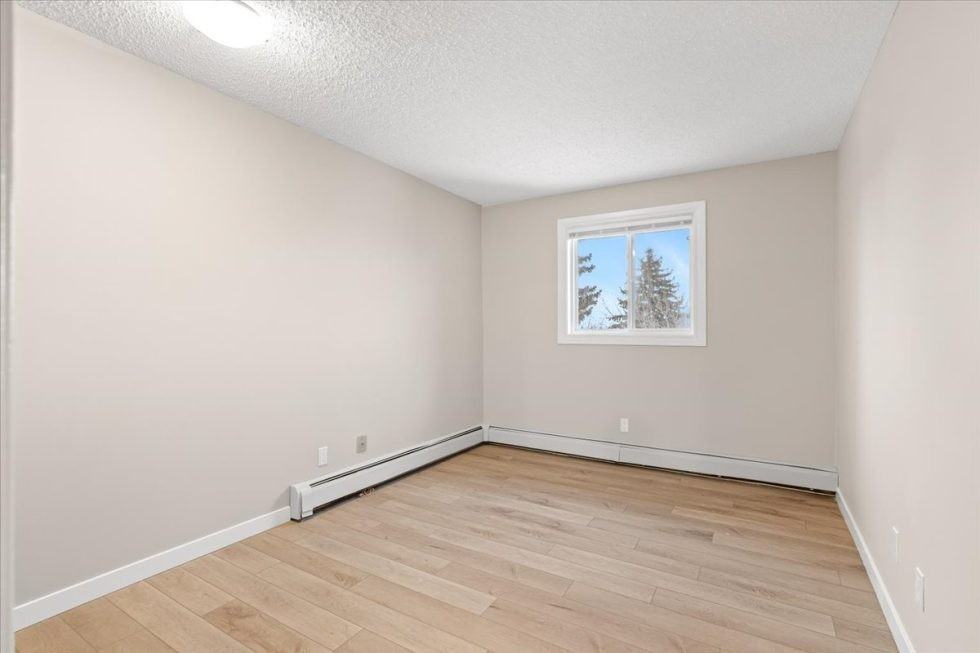 7212 81 Avenue Northwest - Photo 7 of 9