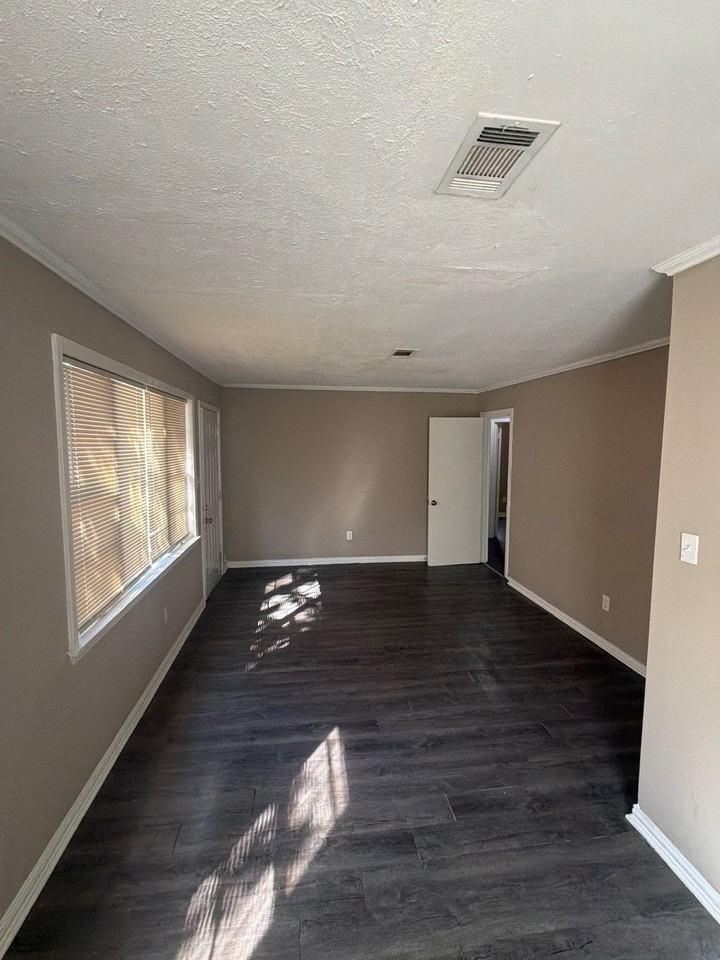1406 Cadillac Dr #1 - Photo 3 of 16