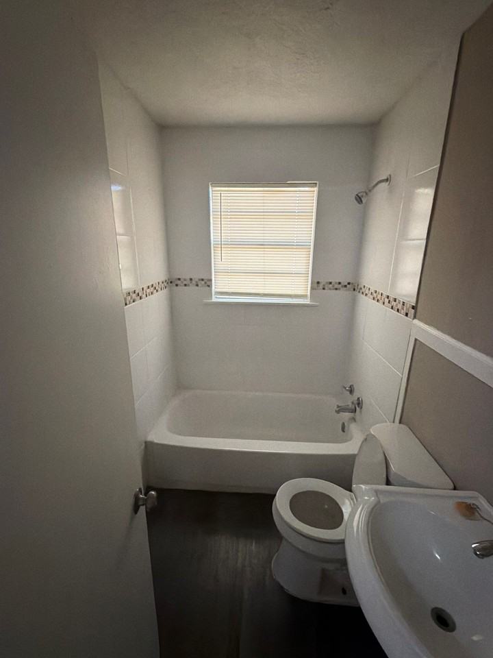 1406 Cadillac Dr #1 - Photo 7 of 16