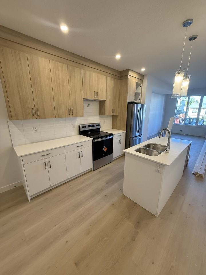10915 151 Street - Photo 6 of 40