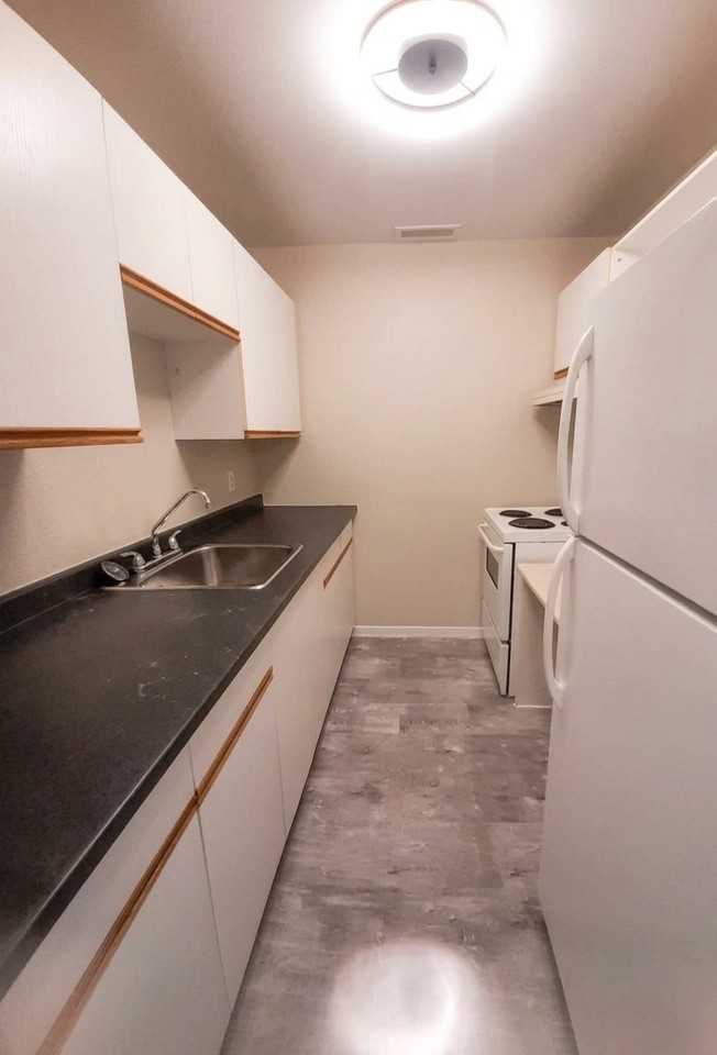 844 Princess Street - Photo 7 of 16