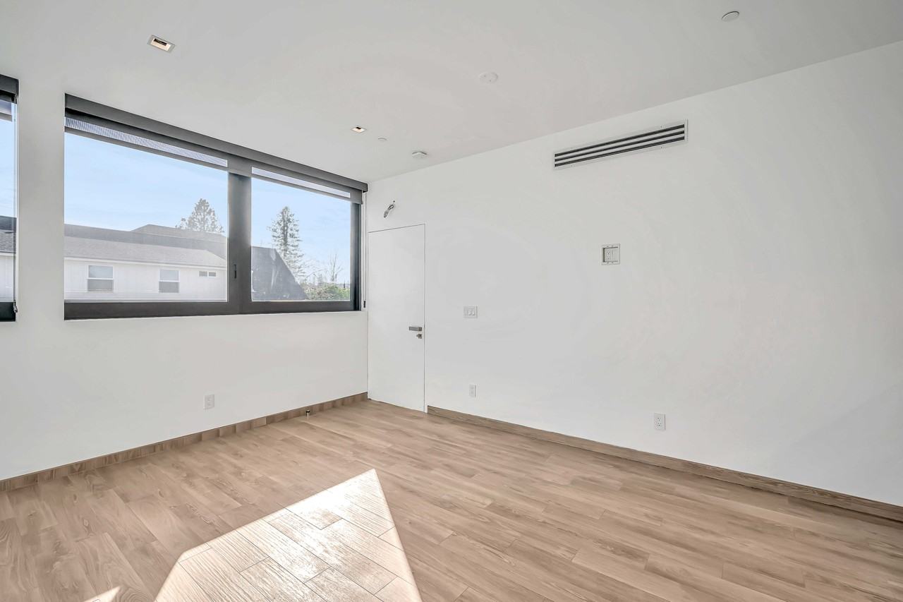 216 Tucker St #216TUCKER - Photo 5 of 7