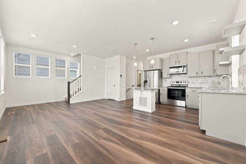 4752 Tower Rd - Photo 6 of 18