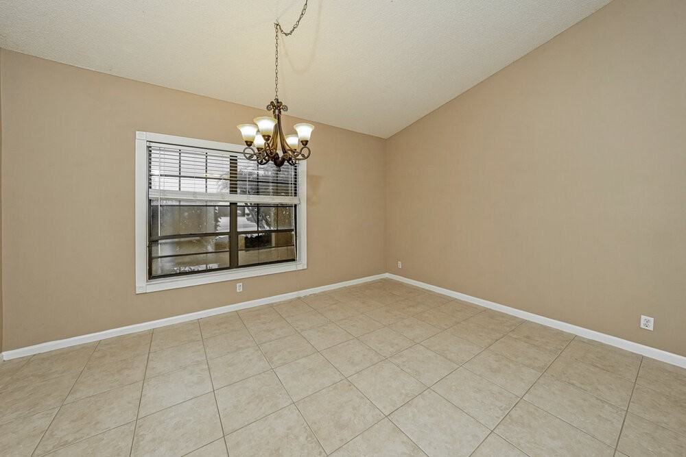 7755 Dawson Ct - Photo 4 of 16