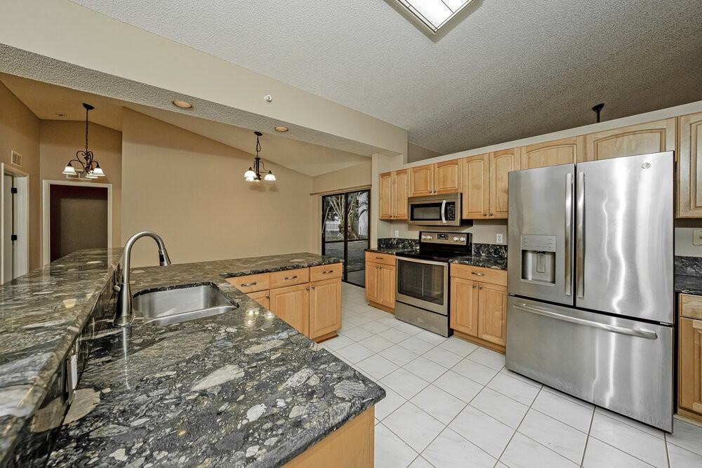 7755 Dawson Ct - Photo 6 of 16