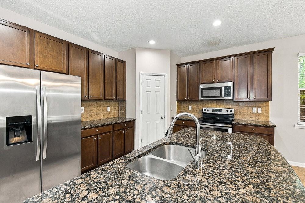 11876 Carson Lake Dr W - Photo 5 of 16