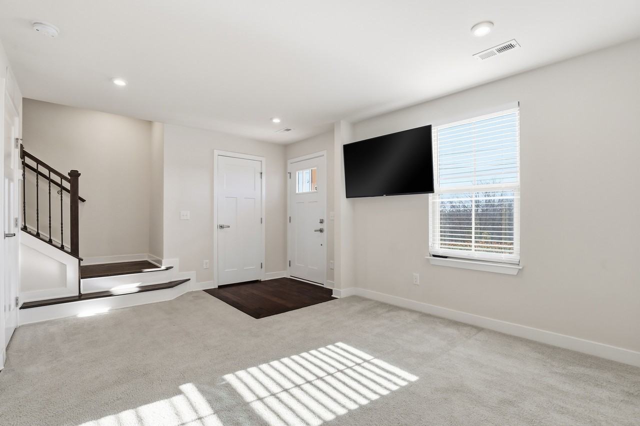49 Itasca Dr #1 - Photo 4 of 21