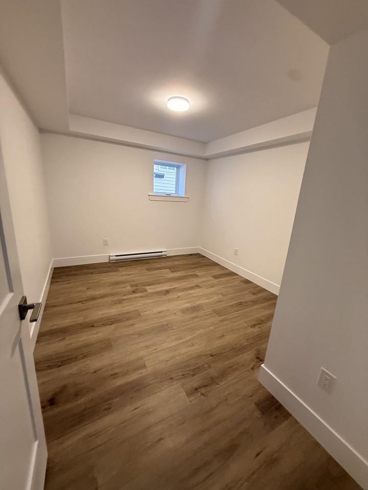 292 Renfrew St - Photo 3 of 18