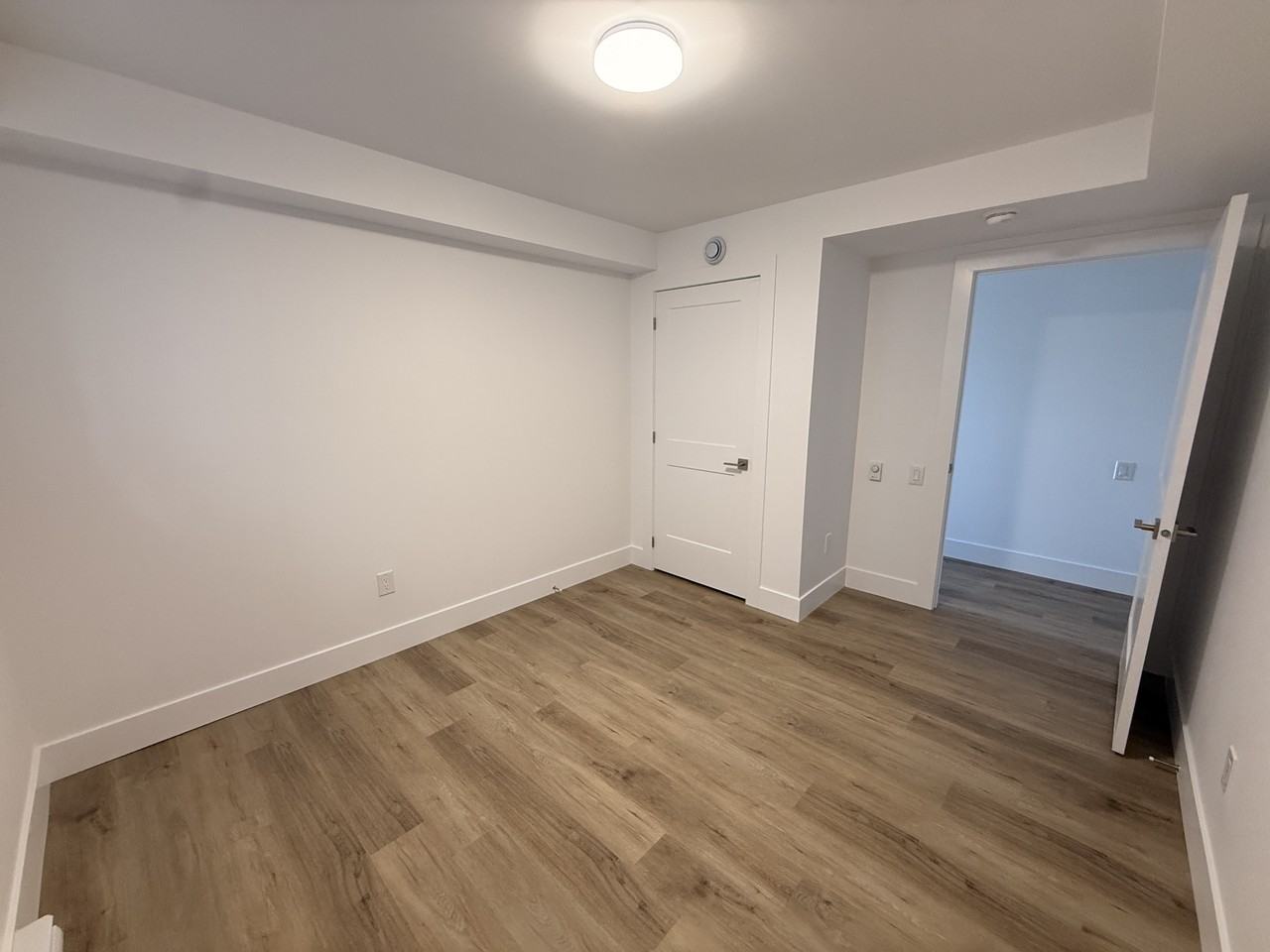 292 Renfrew St - Photo 4 of 18