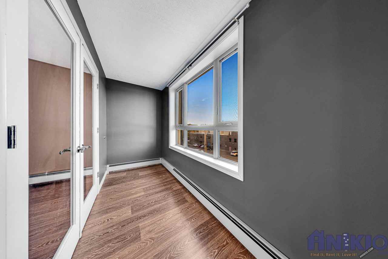 525 Chateau Apartments - Photo 6 of 13