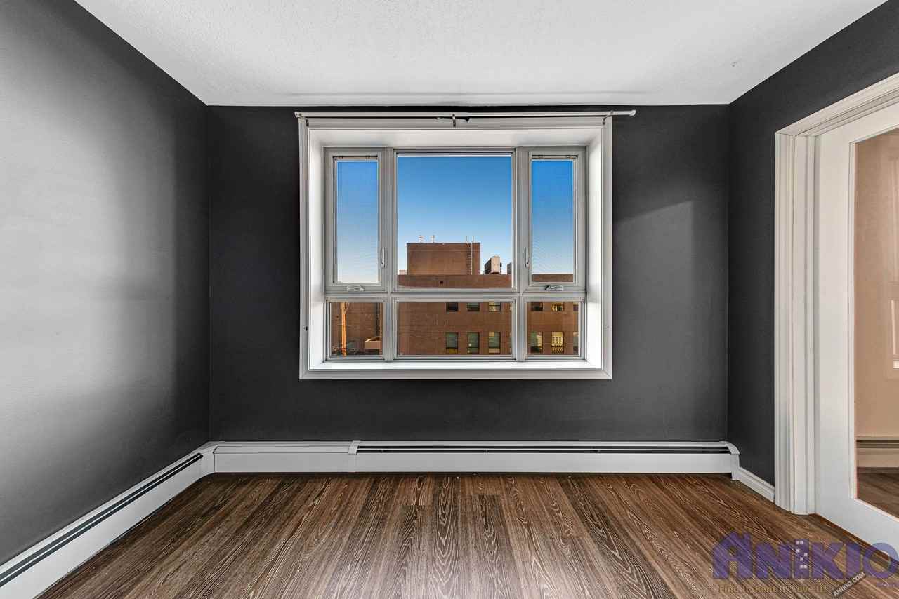 525 Chateau Apartments - Photo 7 of 13