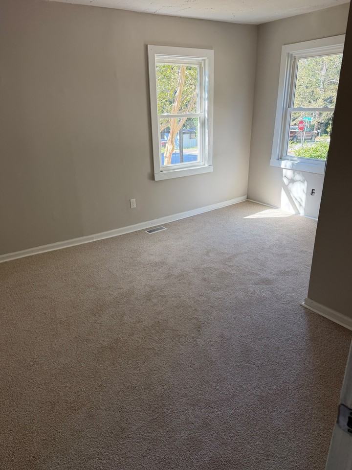 601 Valley Ave #1 - Photo 3 of 11