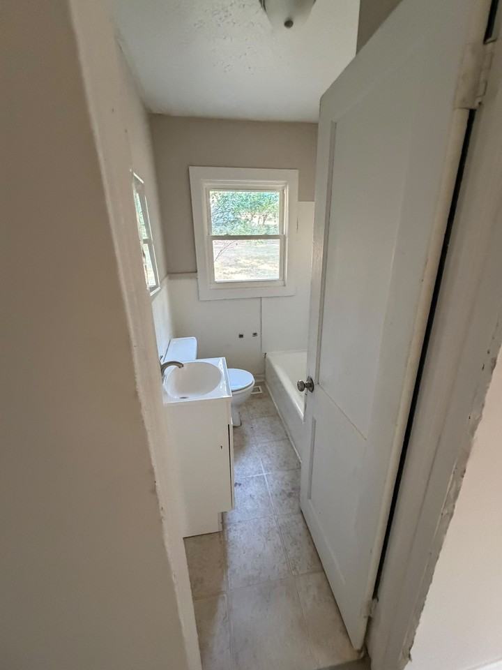 601 Valley Ave #1 - Photo 7 of 11
