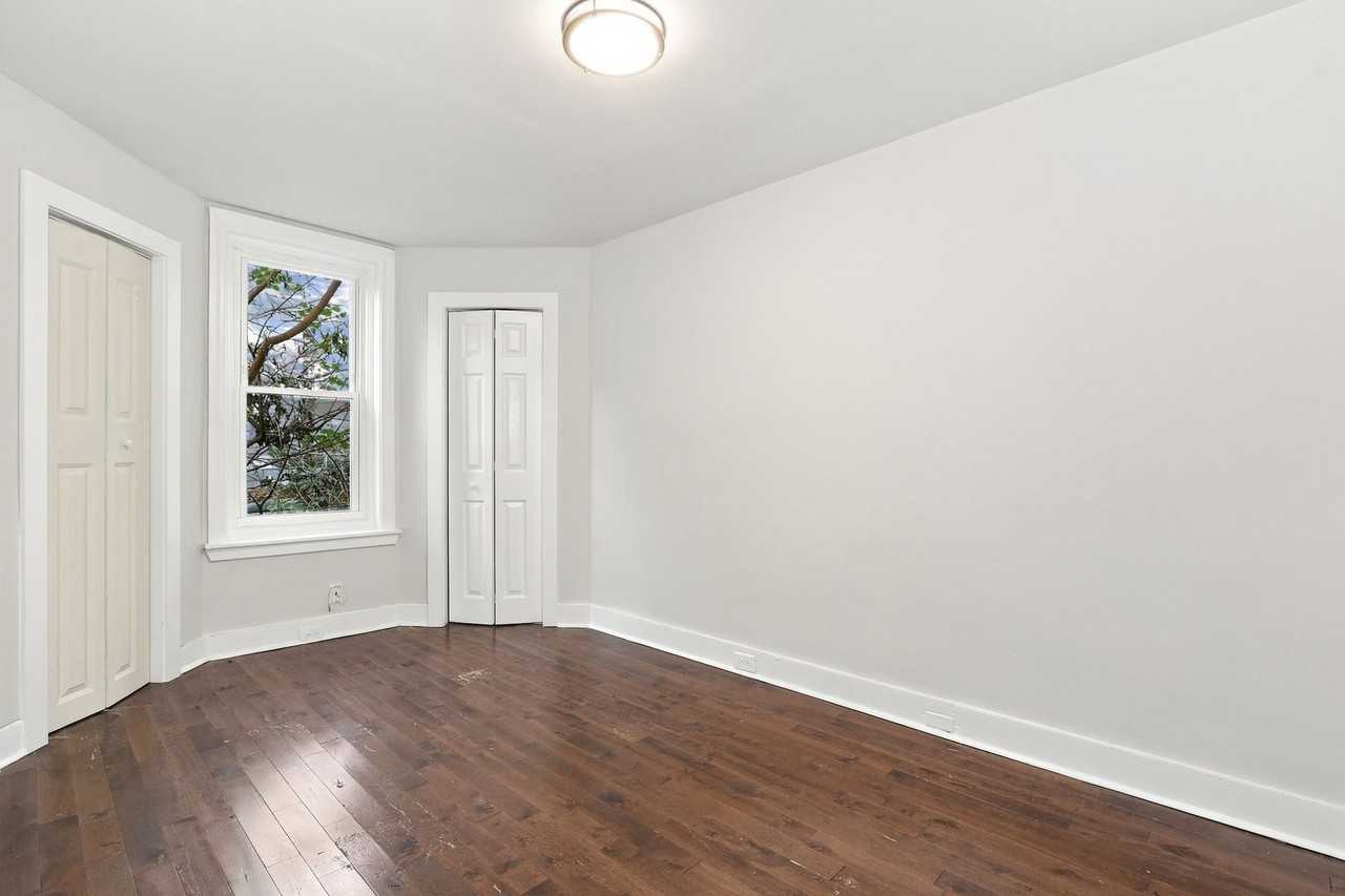 1119 S Peach St - Photo 7 of 10