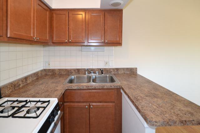 540 W Roscoe St #582 - Photo 2 of 13