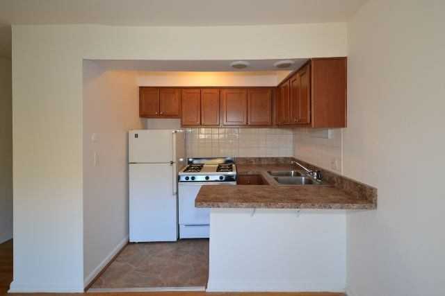 540 W Roscoe St #582 - Photo 3 of 13