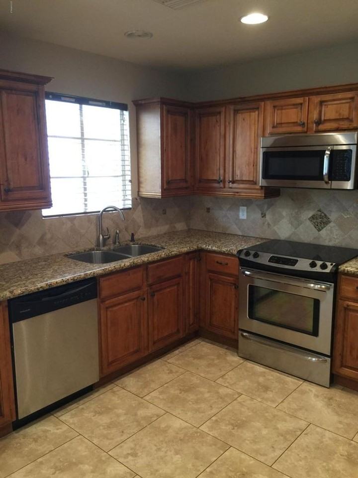 1019 S Butte Ave - Photo 4 of 20