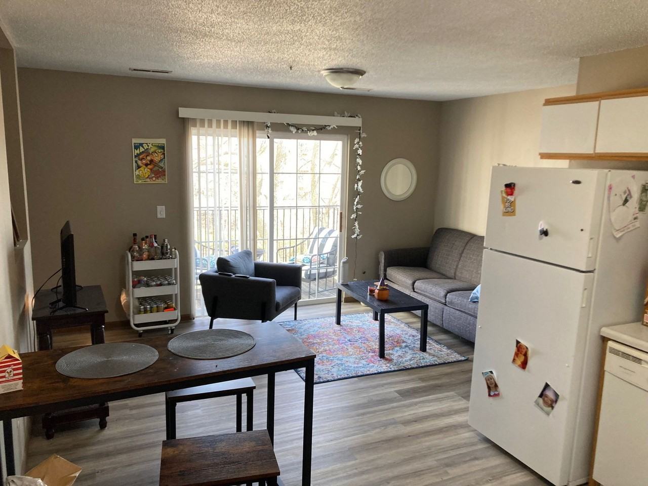 219 E Harrison St. - Photo 3 of 10